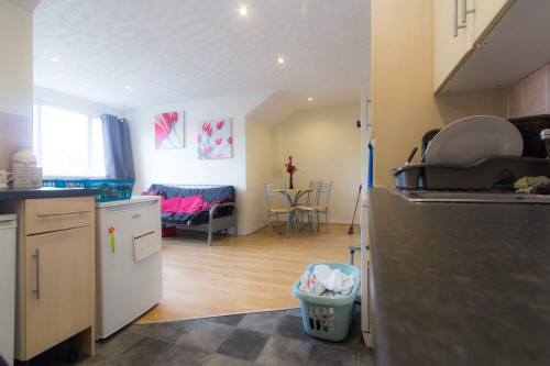 Rentinc - BURLEY ROAD - LS3 1JP - Gallery - 25