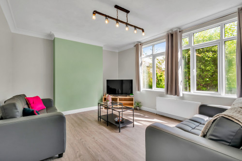 rentinc-headingley-crescent-ls6-3eh-leeds-103254880920230905072355AM