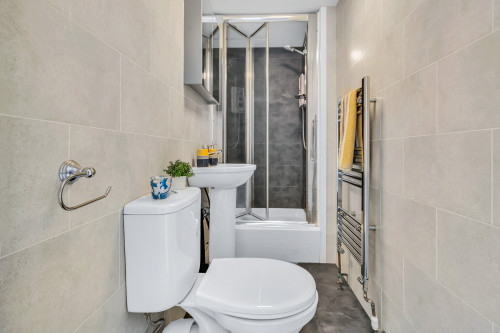 rentinc-headingley-crescent-ls6-3eh-leeds-126214621020230905072400AM