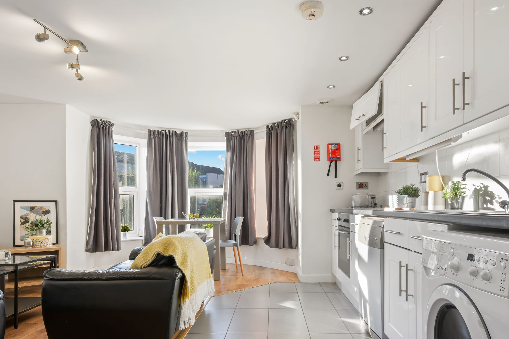  Flat 8, V3  -  Rentinc - VICTORIA TERRACE - LS3 1BX  - Gallery -  12