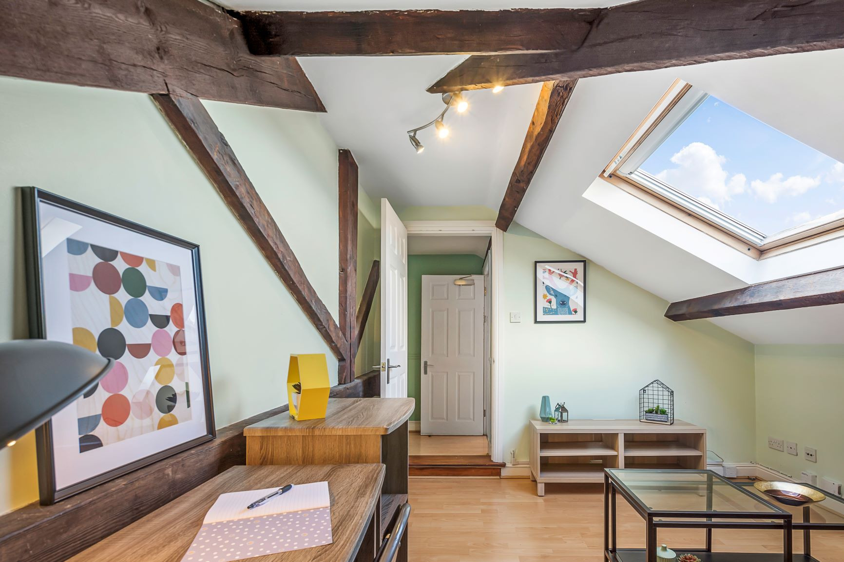  Flat 11, 2  -  Rentinc - VICTORIA TERRACE - LS3 1BX  - Gallery -  1