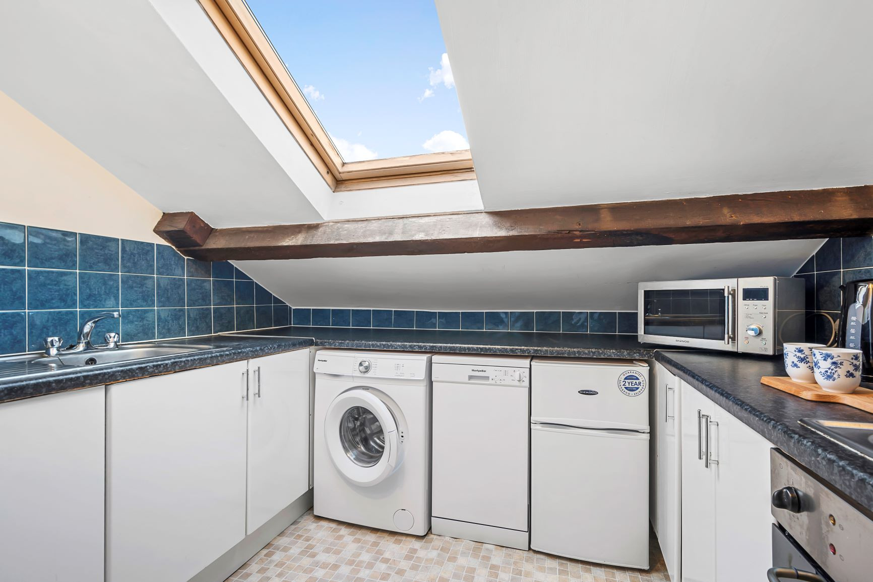  Flat 11, 2  -  Rentinc - VICTORIA TERRACE - LS3 1BX  - Gallery -  3