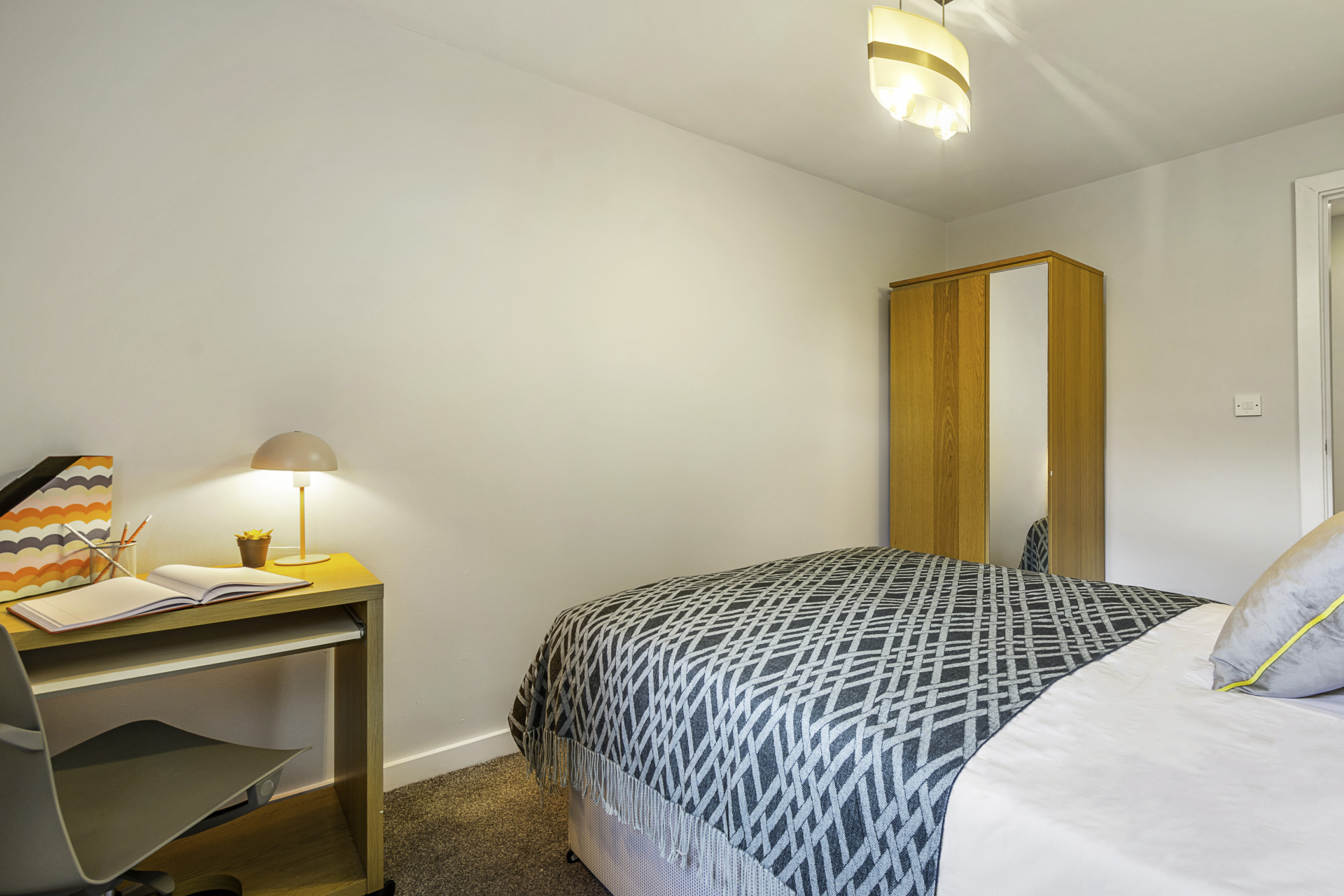  Flat 2, V3  -  Rentinc - VICTORIA TERRACE - LS3 1BX  - Gallery -  5