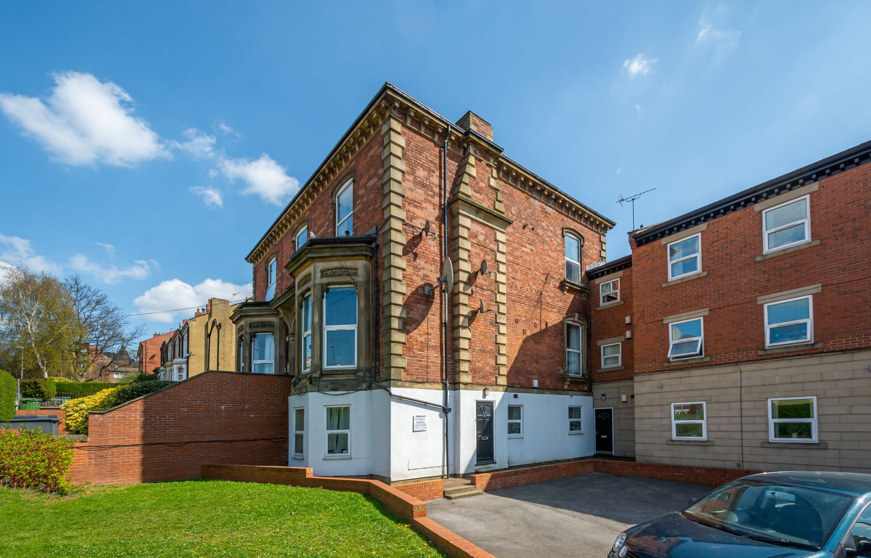  Flat 9, V3  -  Rentinc - VICTORIA TERRACE - LS3 1BX  - Gallery -  3