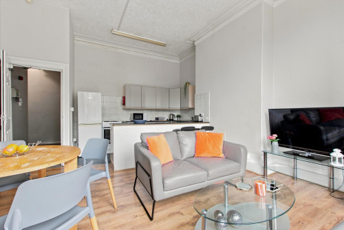 rentinc-kelso-road-ls2-9pr-leeds-16558783220260806122616PM