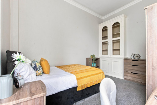 rentinc-kelso-road-ls2-9pr-leeds-189892036420260806122619PM