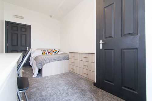 rentinc-hyde-park-terrace-ls6-1bj-leeds-180274673620250213122541AM