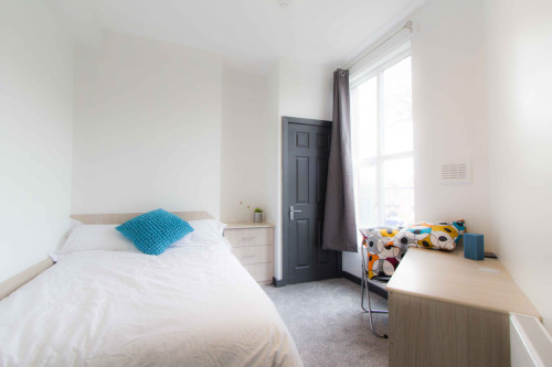 rentinc-hyde-park-terrace-ls6-1bj-leeds-29104617020250213122542AM