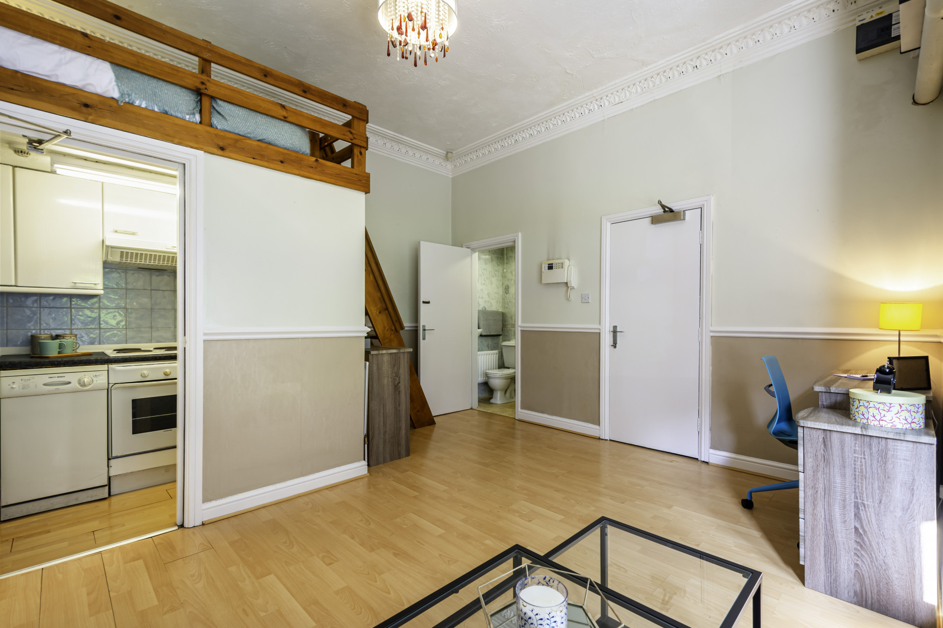 Flat 2, 229 - 5