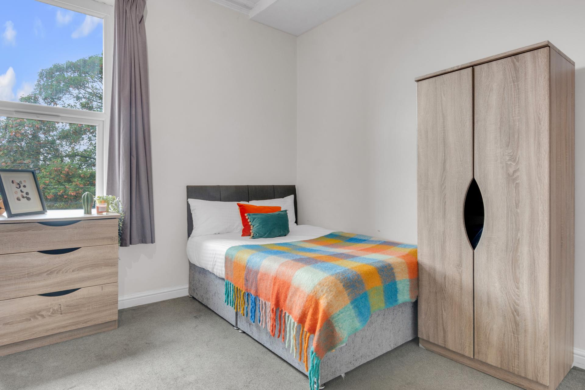Flat 5, 229 - 8