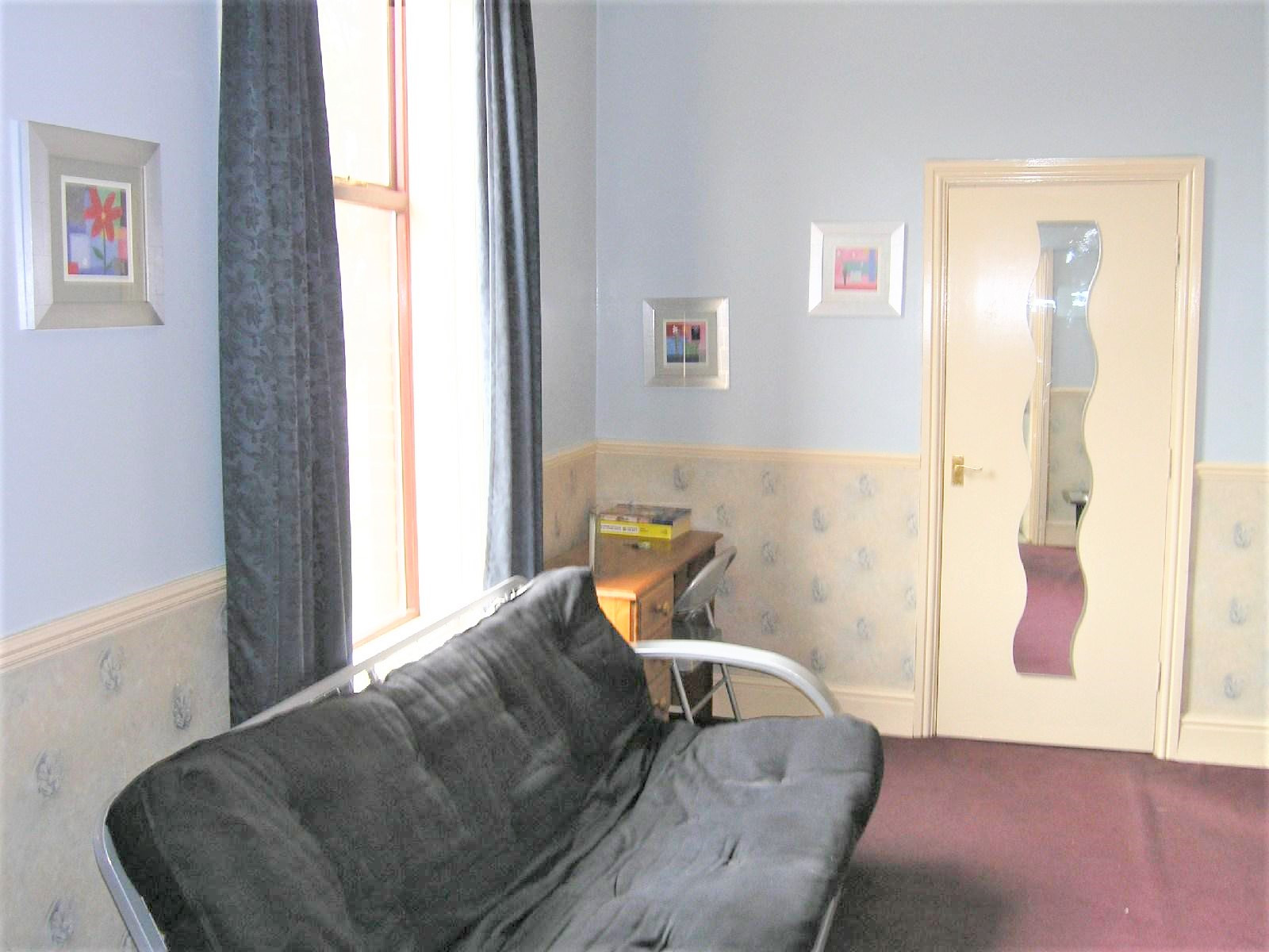  Flat 5, 223  -  Rentinc - HYDE PARK ROAD - LS6 1AH  - Gallery -  1