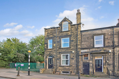 Rentinc - VICTORIA ROAD - LS6 1AS