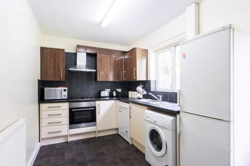rentinc-stanmore-mount-ls4-2rh-leeds-40996395620230516075700AM