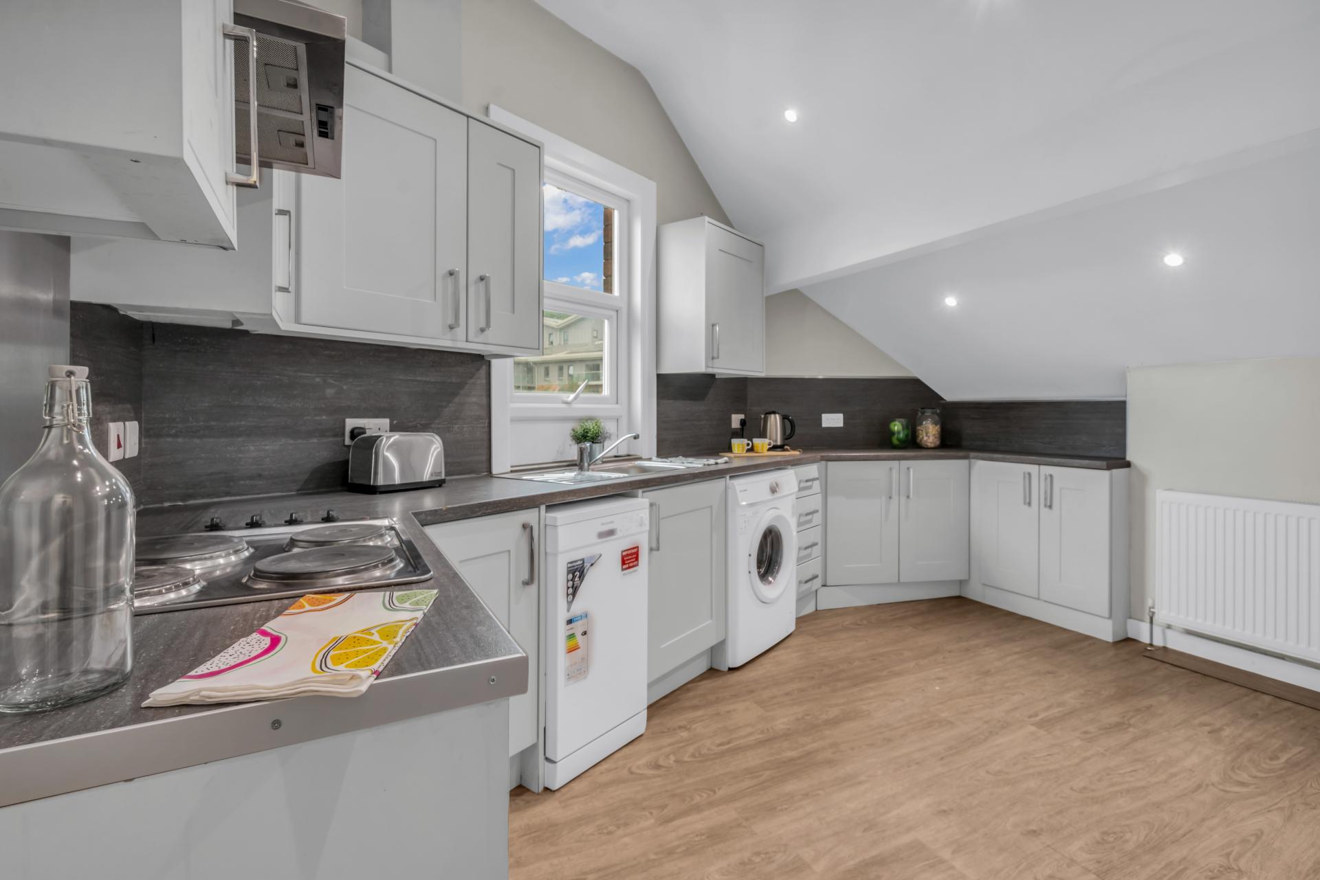  169a  -  Rentinc - CARDIGAN ROAD - LS6 1QL  - Gallery -  5