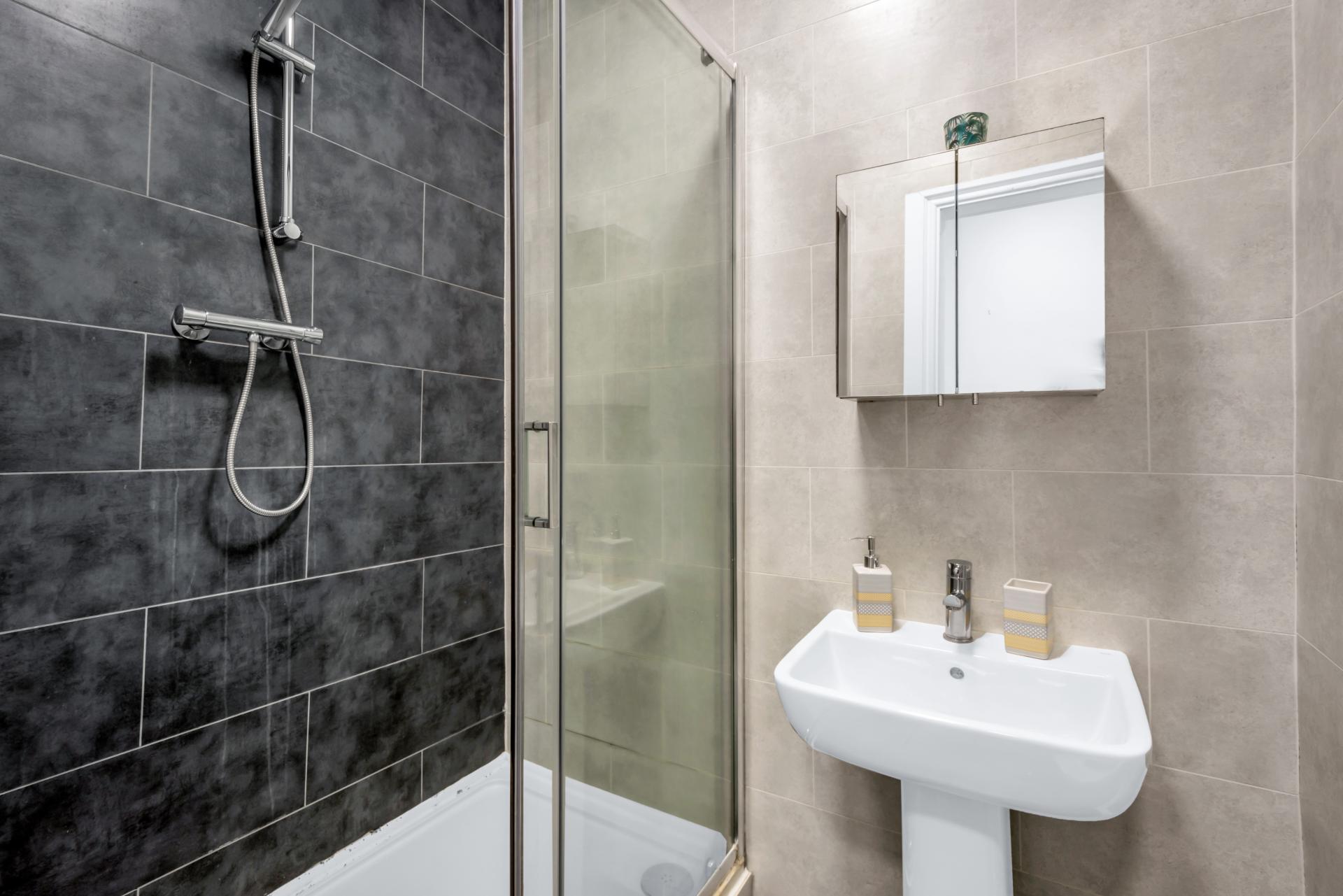  169a  -  Rentinc - CARDIGAN ROAD - LS6 1QL  - Gallery -  6