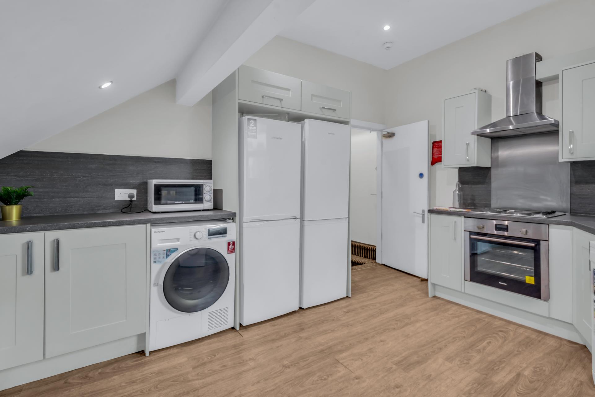  169a  -  Rentinc - CARDIGAN ROAD - LS6 1QL  - Gallery -  4