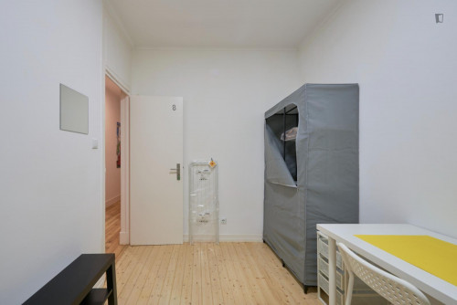 Smart bedroom in a 9-Bedroom apartment, close to Parque metro station  - Gallery -  5