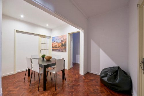 Attractive double bedroom near Fundação Calouste Gulbenkian - Gallery - 38
