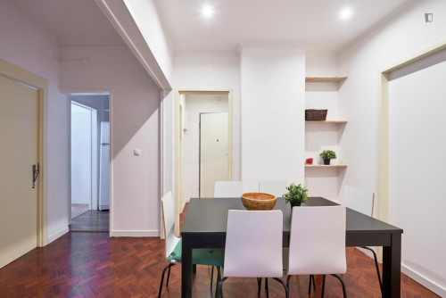 Attractive double bedroom near Fundação Calouste Gulbenkian - Gallery - 34