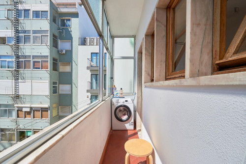 Attractive double bedroom near Fundação Calouste Gulbenkian - Gallery - 13