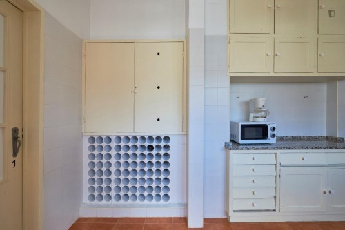 Attractive double bedroom near Fundação Calouste Gulbenkian - Gallery - 46