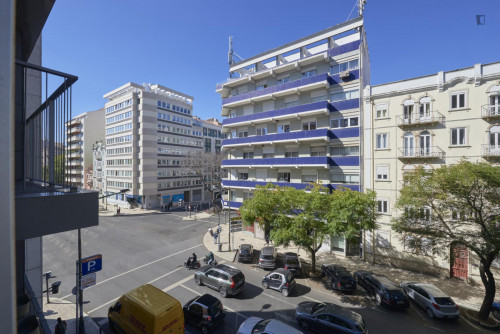 Attractive double bedroom near Fundação Calouste Gulbenkian - Gallery - 29