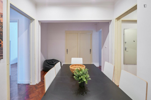 Attractive double bedroom near Fundação Calouste Gulbenkian - Gallery - 35