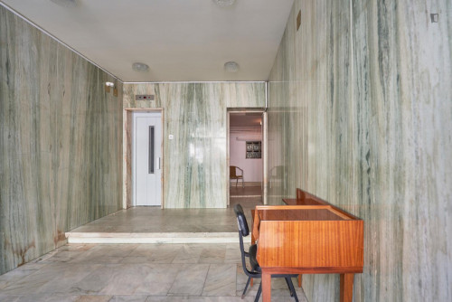 Attractive double bedroom near Fundação Calouste Gulbenkian - Gallery - 23