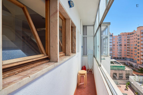 Attractive double bedroom near Fundação Calouste Gulbenkian