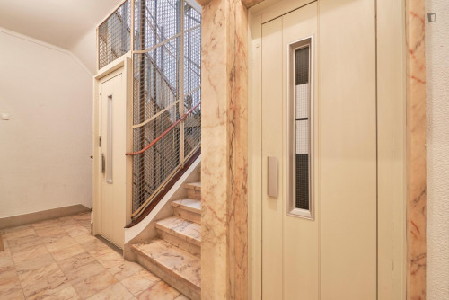 Attractive double bedroom near Fundação Calouste Gulbenkian - Gallery - 18