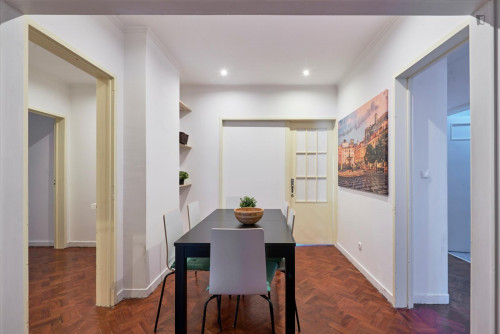 Attractive double bedroom near Fundação Calouste Gulbenkian - Gallery - 32