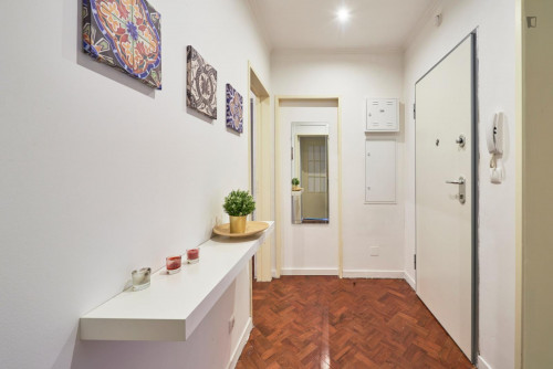 Attractive double bedroom near Fundação Calouste Gulbenkian - Gallery - 14