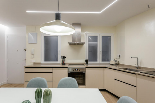 Bright double bedroom near Facultad de Educación y Psicología