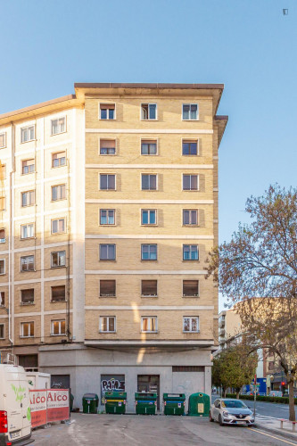 Bright double bedroom near Facultad de Educación y Psicología