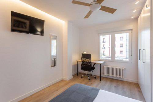Homely double bedroom near Universidad de Navarra