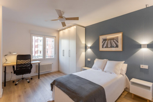 Homely double bedroom near Universidad de Navarra