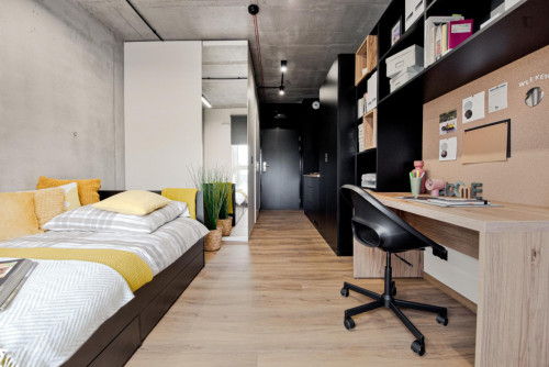 Bed in a cosy twin bedroom close to Błonia w Krakowie - Gallery - 16