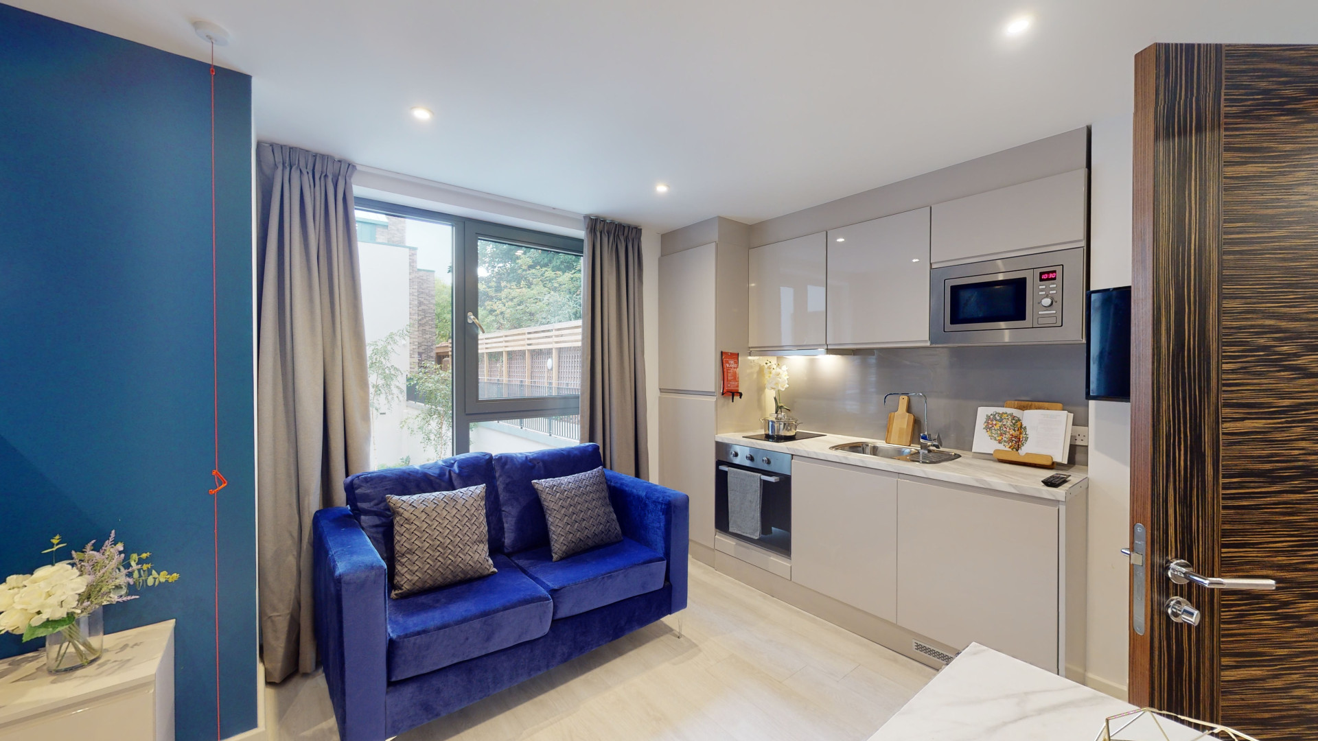  Deluxe Accessible Studio  -  79 Silver Street  - Gallery -  13