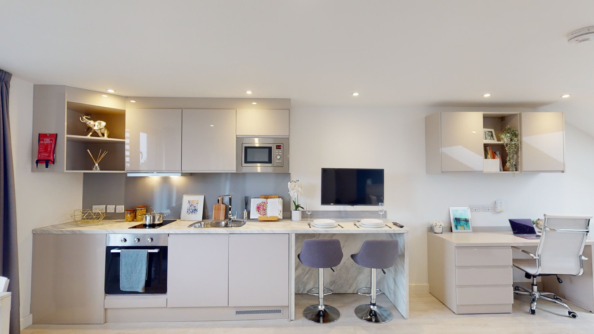  Super Deluxe Studio  -  79 Silver Street  - Gallery -  9