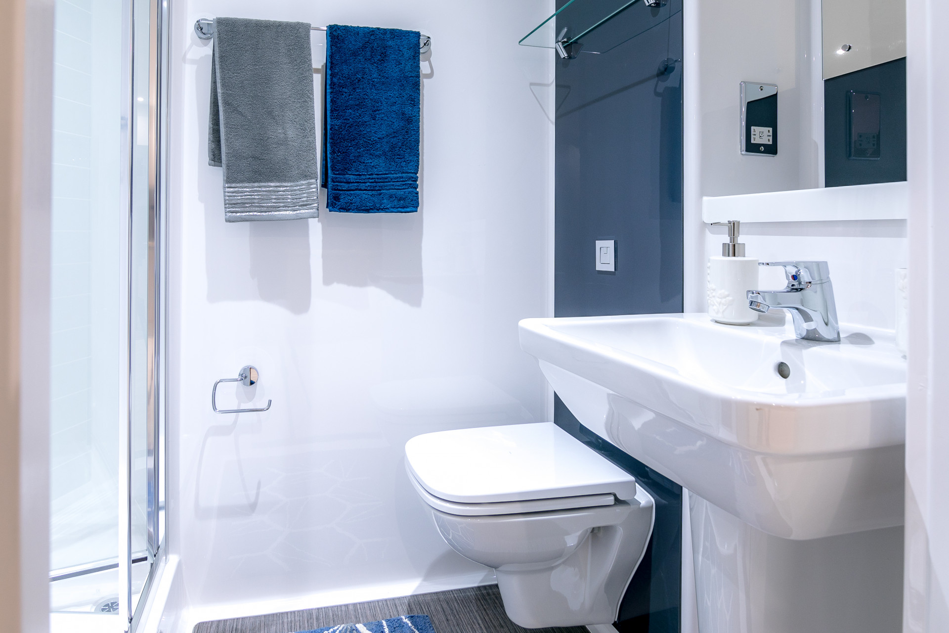  Super Deluxe Studio  -  79 Silver Street  - Gallery -  16