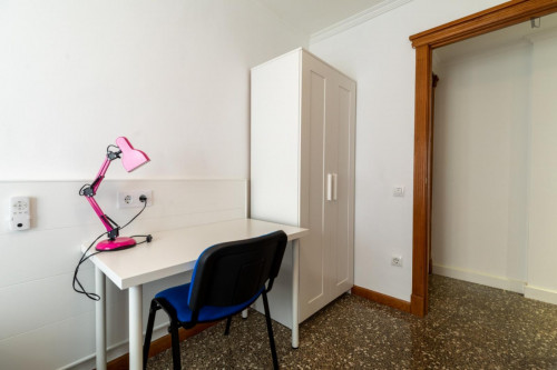 Bright single bedroom in Valencia close to Patraix metro station  - Gallery -  5