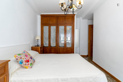 Homely double bedroom in Valencia close to Valencia Joaquin Sorolla train station