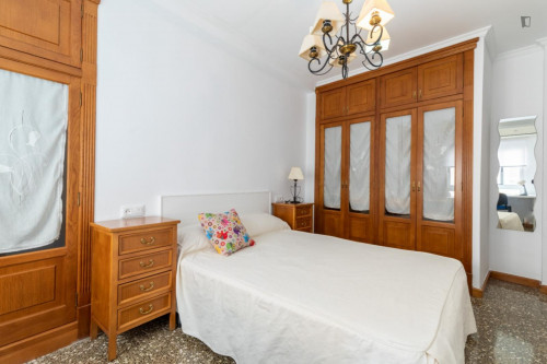 Homely double bedroom in Valencia close to Valencia Joaquin Sorolla train station