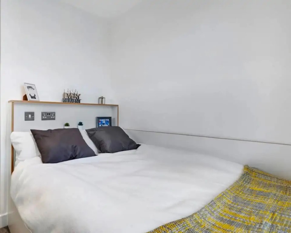  Bronze En-Suite  -  27 Magdalen Street  - Gallery -  1