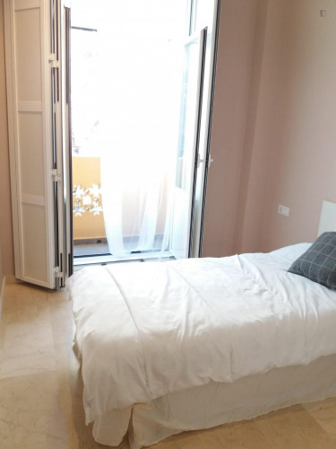 Charming single bedroom with private bathroom near IEM Business School - Gallery - 10