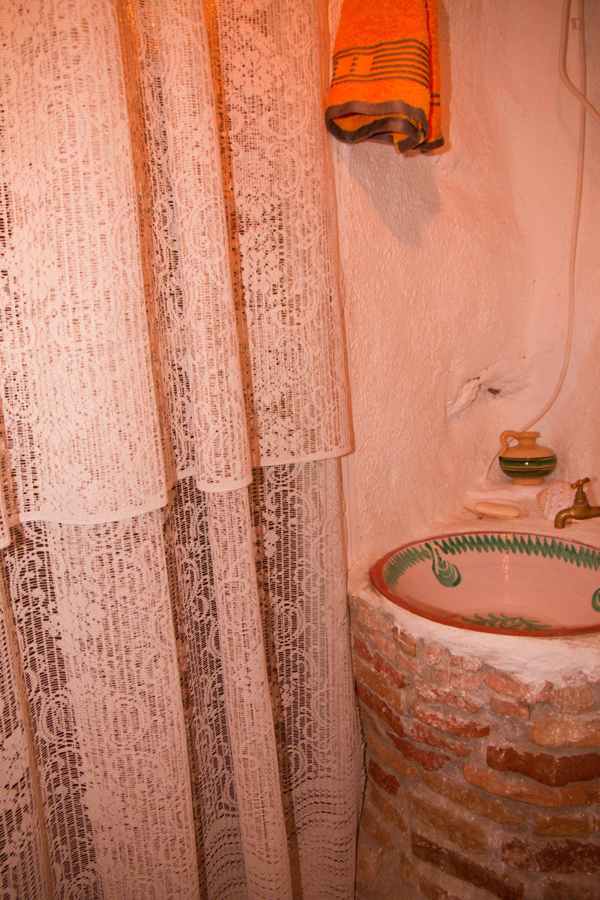 Double bedroom close to Facultad de Derecho