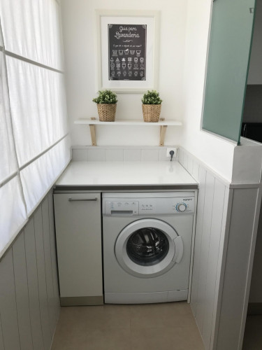 Cosy double bedroom near Pontinha metro station - Gallery - 10