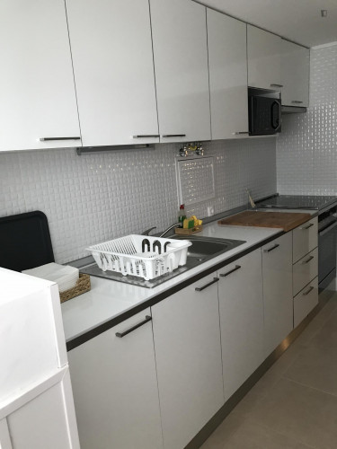 Cosy double bedroom near Pontinha metro station - Gallery - 8