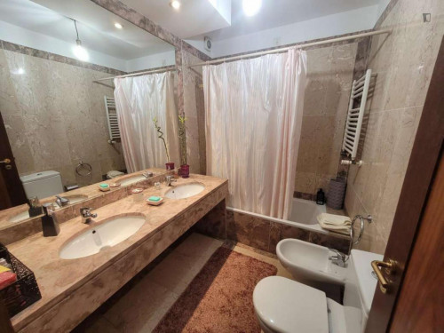 Modern 2-bedroom apartment near Arrábida Shopping  - Gallery -  5