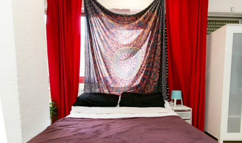 Nice Doble Bedroom in the center - Gallery - 22